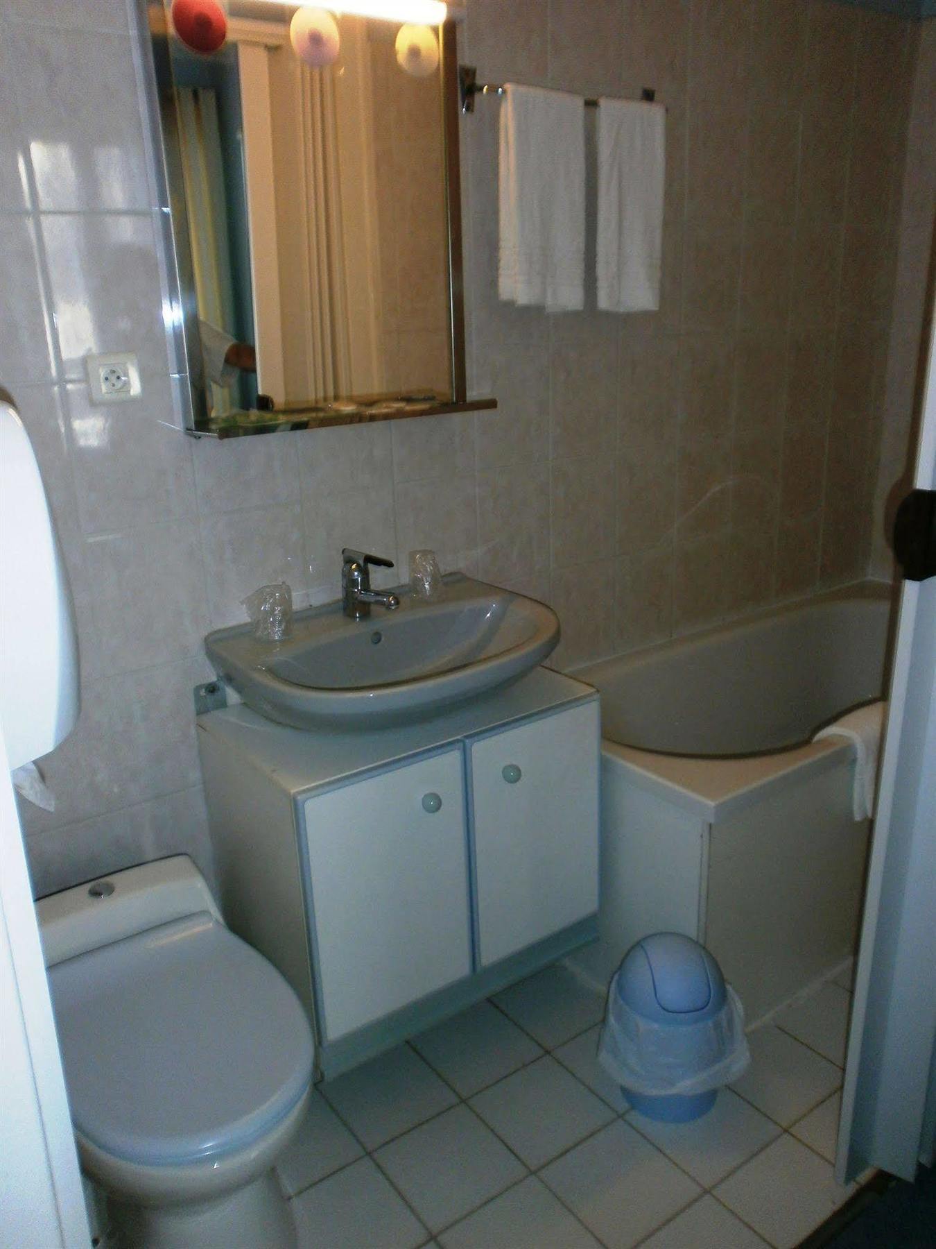 Hotel La Belle Etoile Saint-Nazaire  Luaran gambar